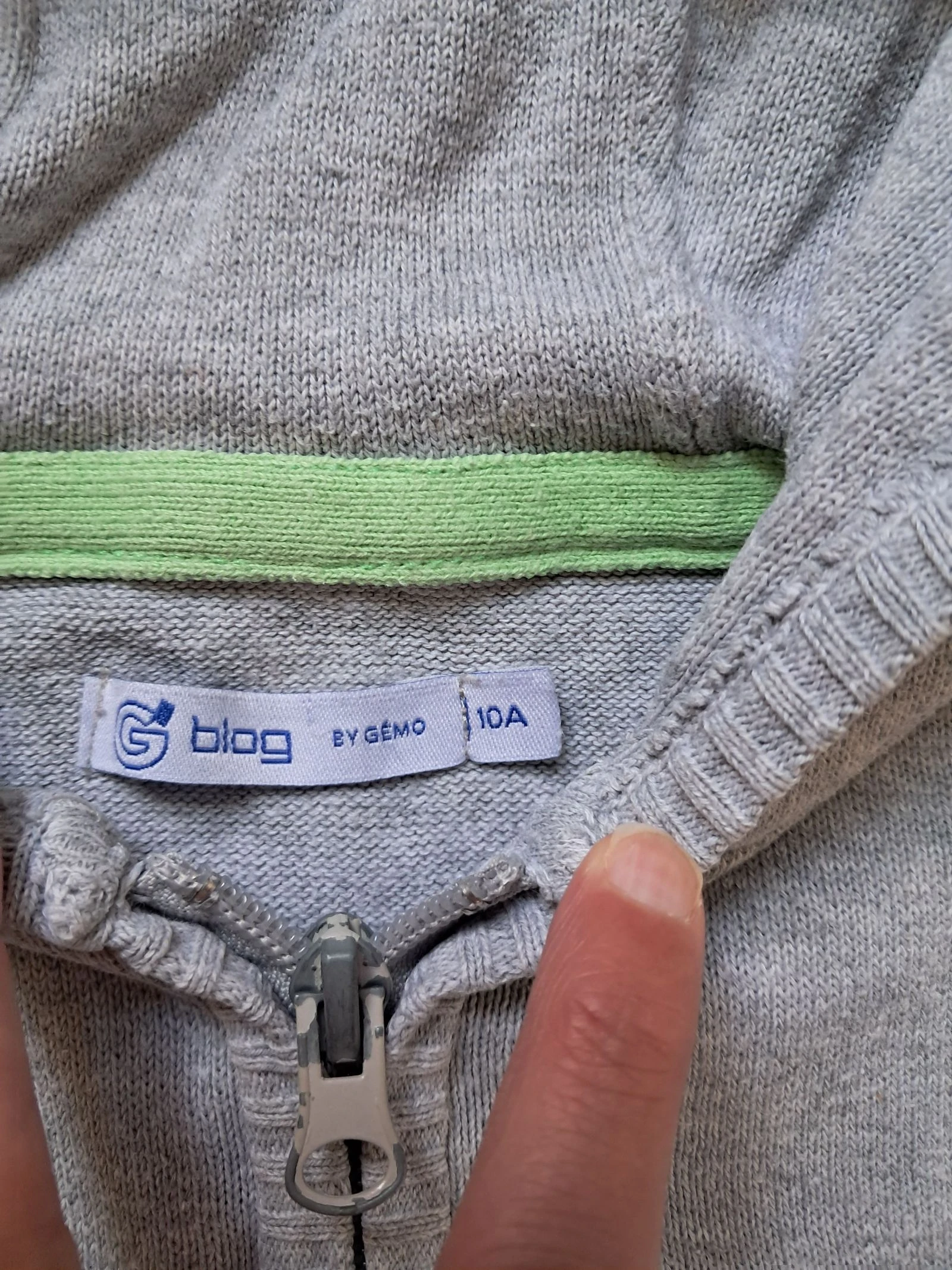 Thin zipped hoodie vest size 10 years – photo 3